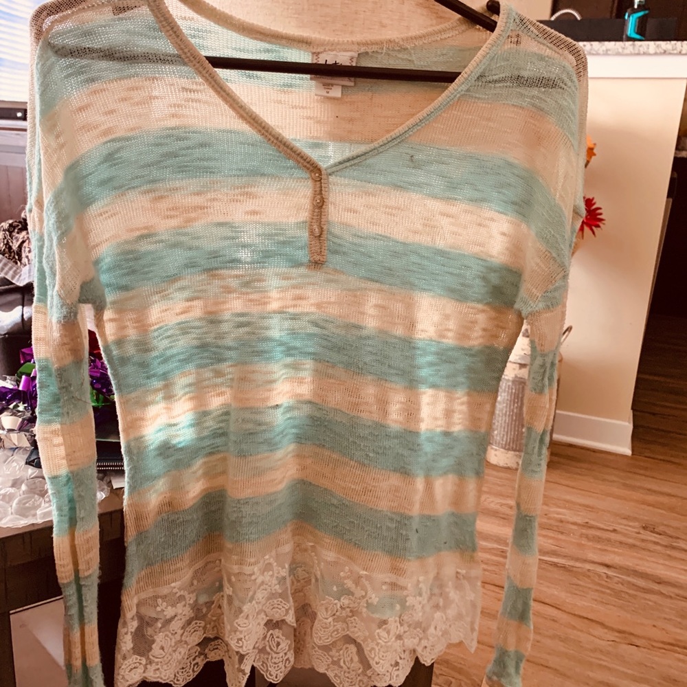 Daytrip long sleeve with lace ♥️